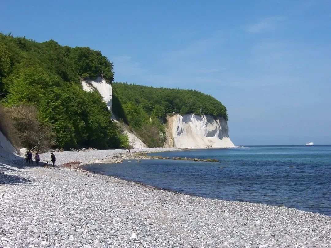 18 18